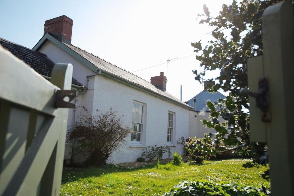 May Tree Cottage Manorbier 5 Mins From The Beach Sleeps 4 Ngoại thất bức ảnh