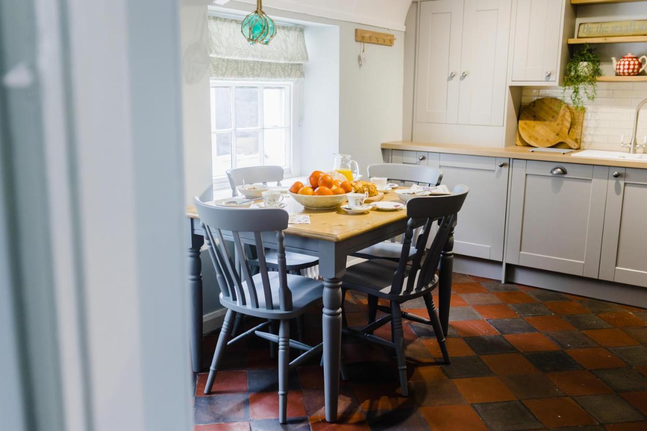 May Tree Cottage Manorbier 5 Mins From The Beach Sleeps 4 Ngoại thất bức ảnh