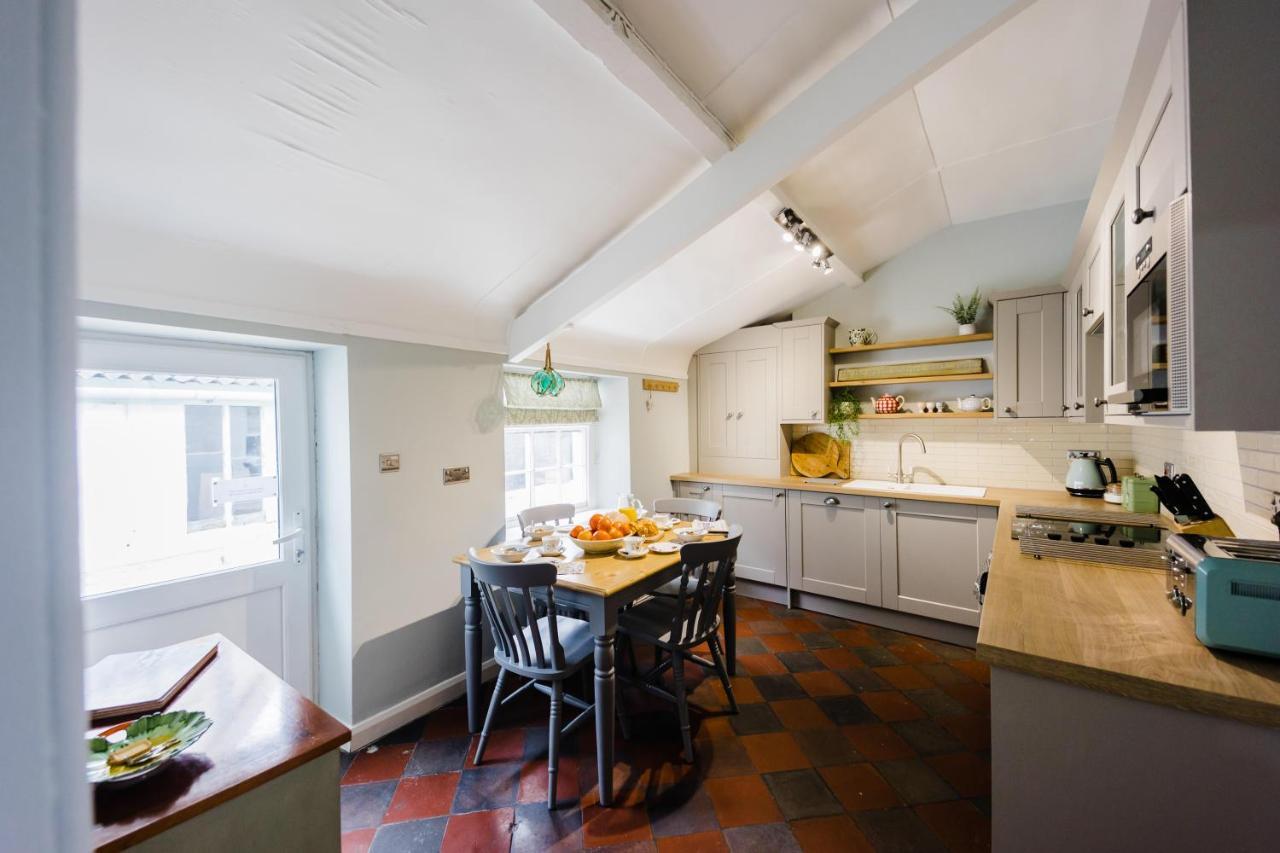 May Tree Cottage Manorbier 5 Mins From The Beach Sleeps 4 Ngoại thất bức ảnh